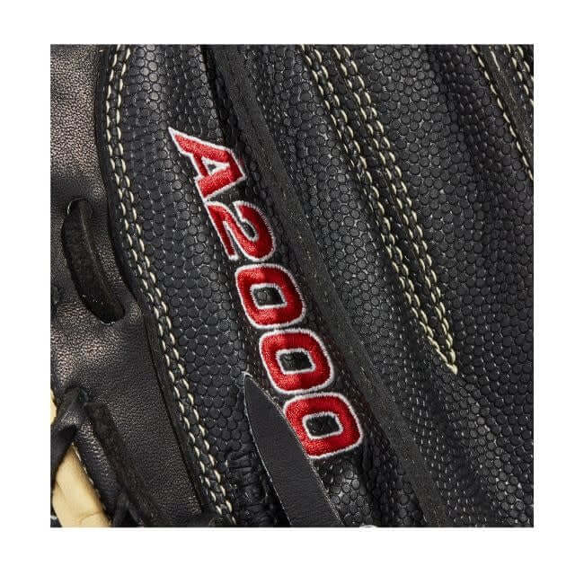 Wilson A2000 M1D BLK/BLKSS BLACK/Blond 33.5 Catchers Mitt - Image 7