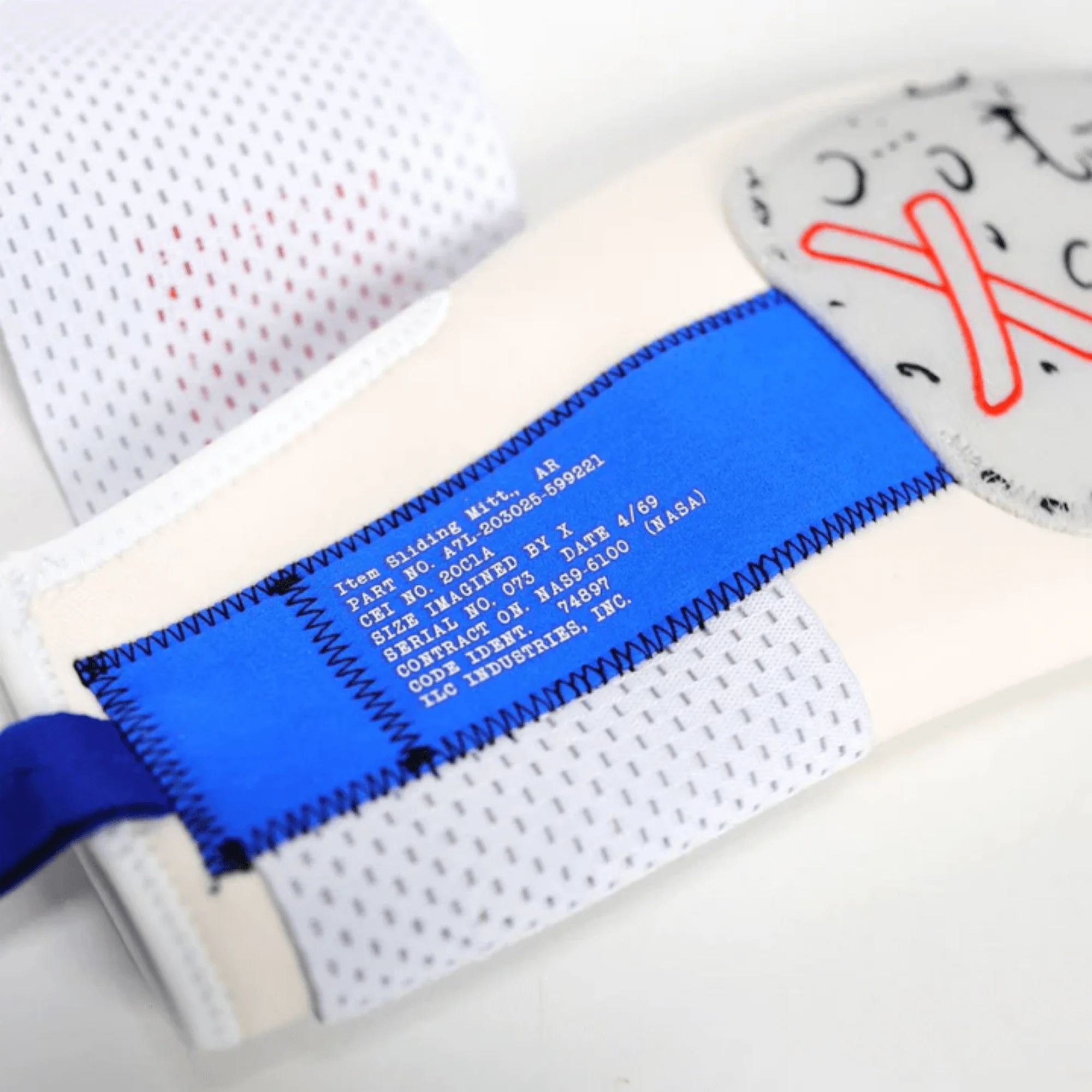 Absolutely Ridiculous Apollo 11 Sliding Mitt Standard - Image 4