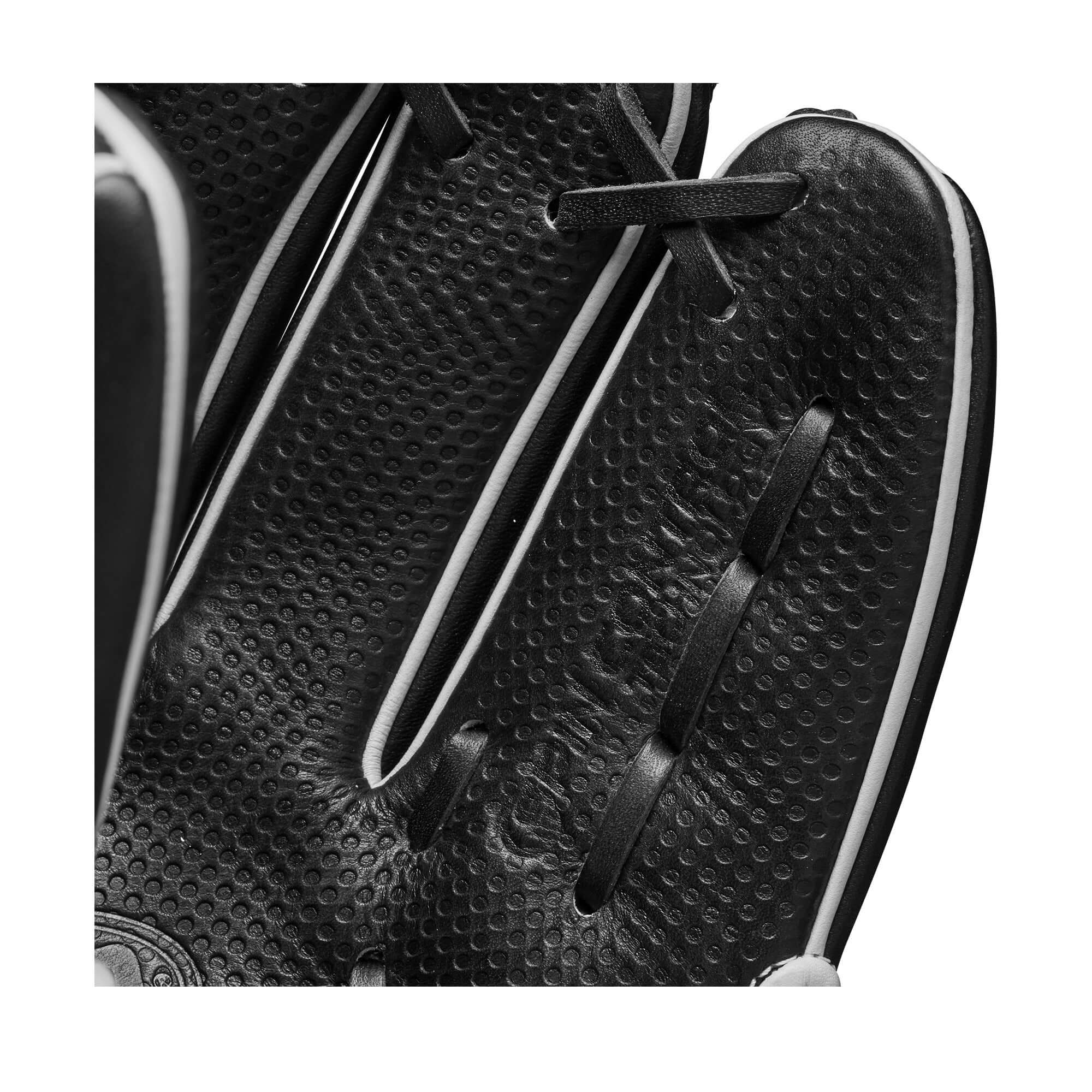 Wilson A2000 1786 Spin Control Bk/Wh 11.5-inch - Image 7