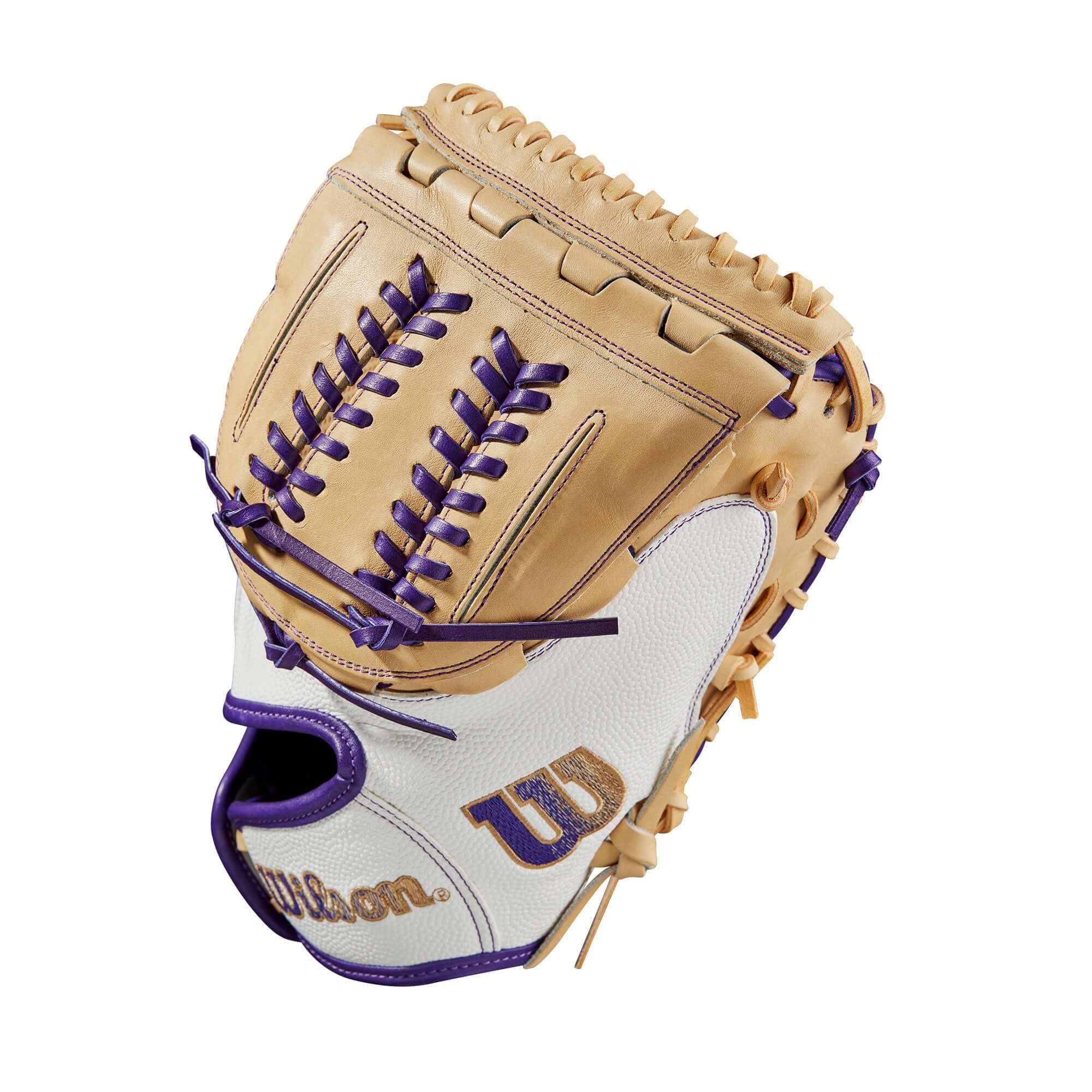 Wilson A2000 Aubree Munro Game Model 34-inch Fastpitch Catcher's Mitt - Image 4