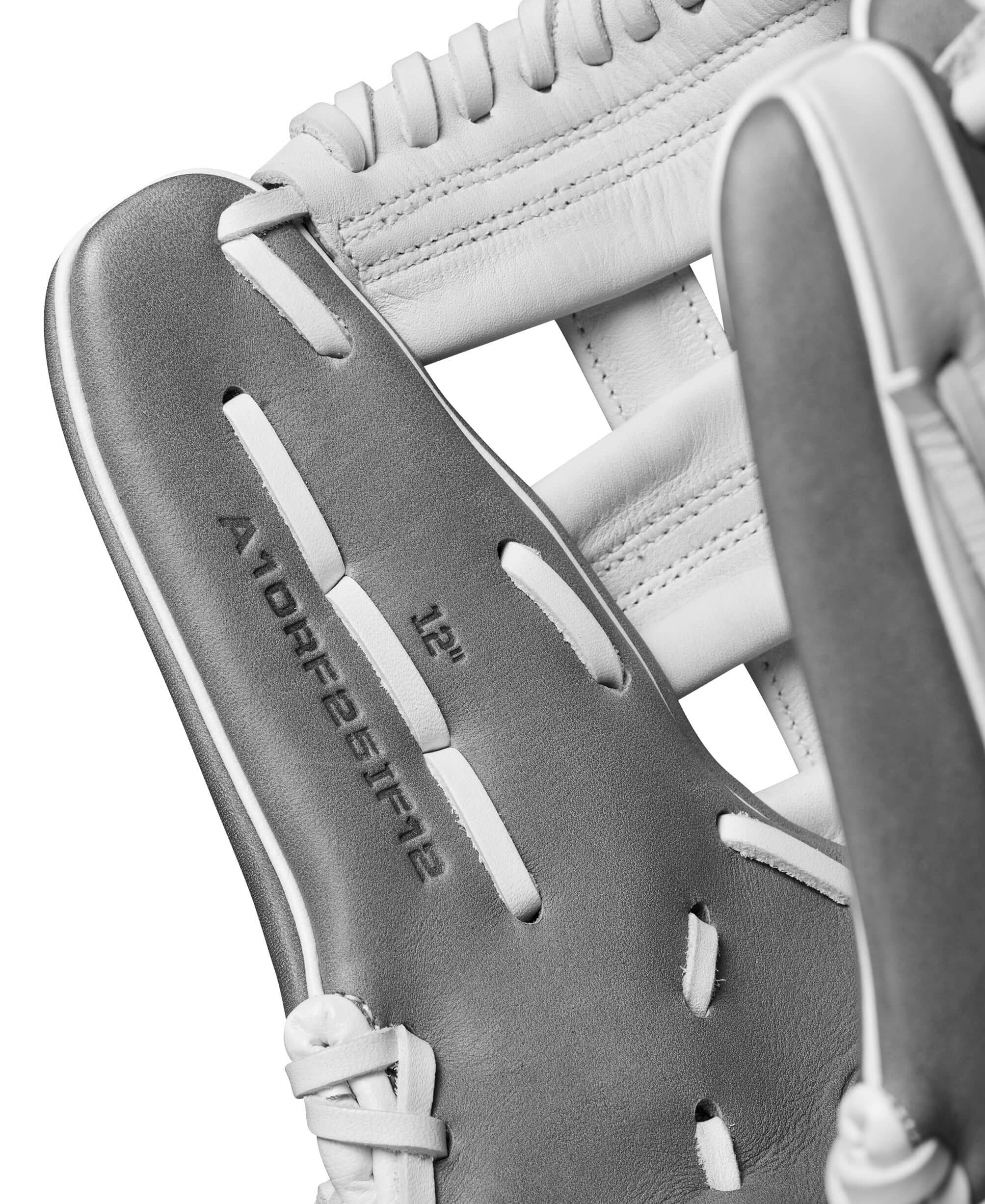 Wilson 2025 A1000FP IF12  Infield  Fastpitch Softball Gloves 12" White/Grey - Image 7