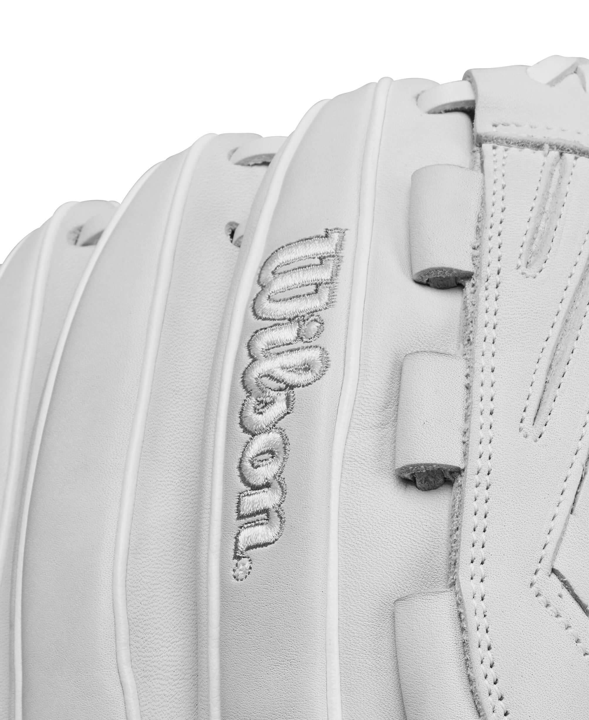 Wilson 2025 A1000FP V125 Outfield Fastpitch Softball Glove 12.5" White/Grey - Image 4
