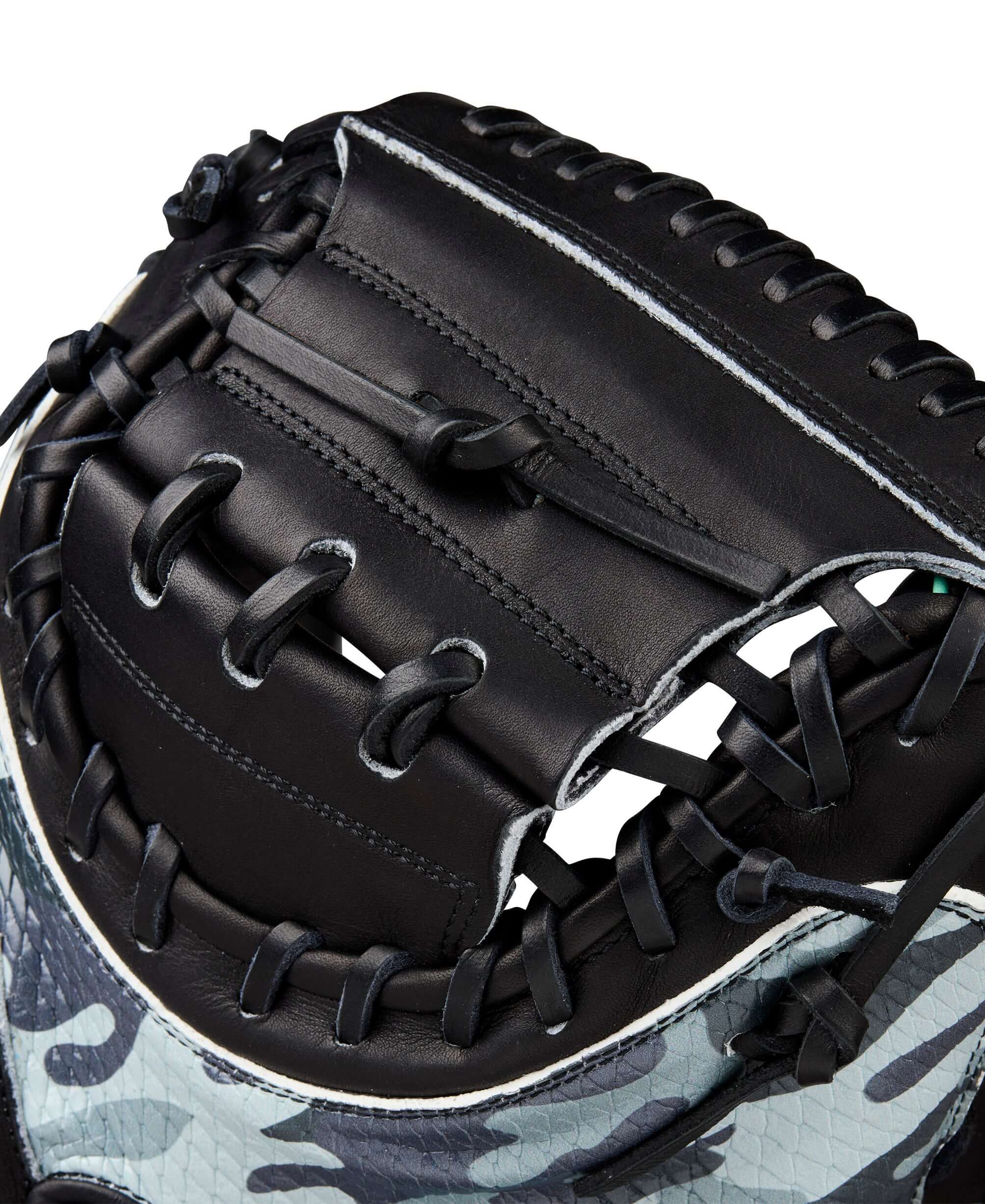 Wilson Fall 2025 Austin Wells A2000 AW28 GM 34” Baseball Catcher’s Mitt - Image 5