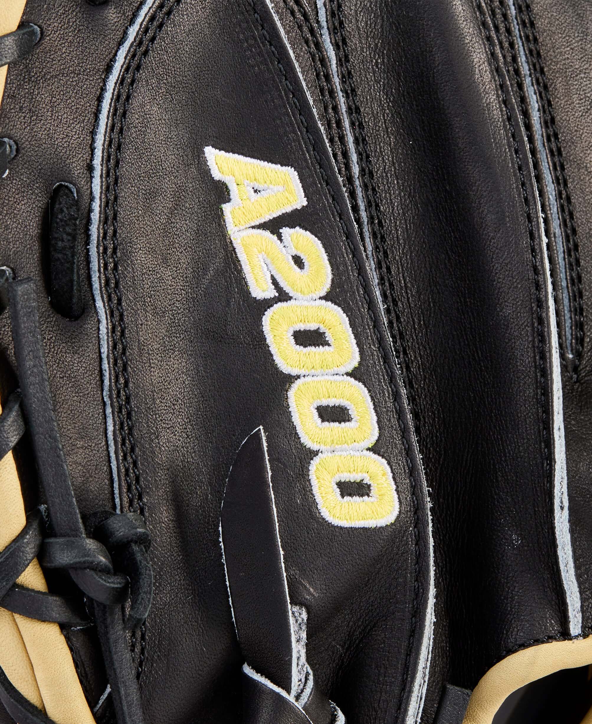 Wilson 2026 A2000 Classic Series 1734 34" Catcher's Mitt - Image 7